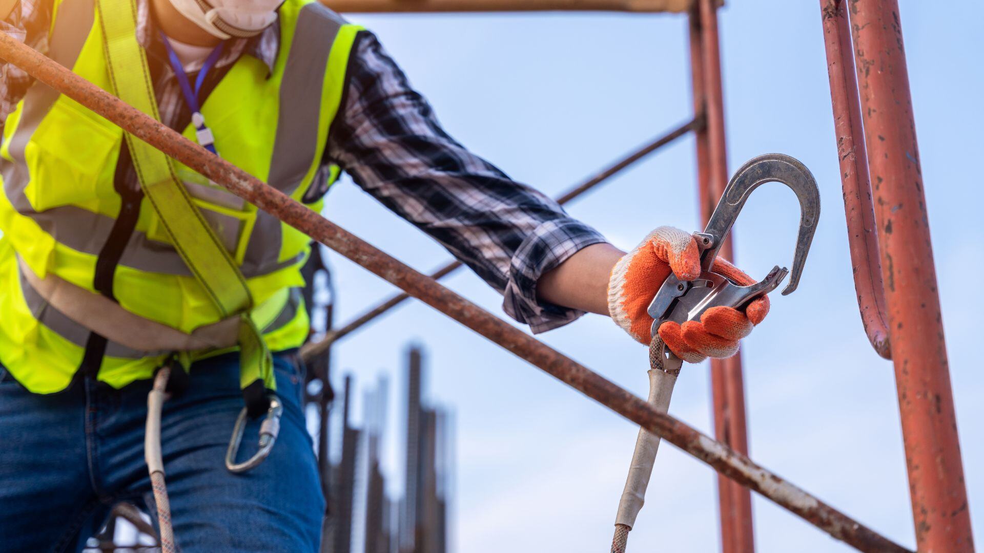 WorkSafeBC Fall Protection Training Requirements: Everything You Need to Know